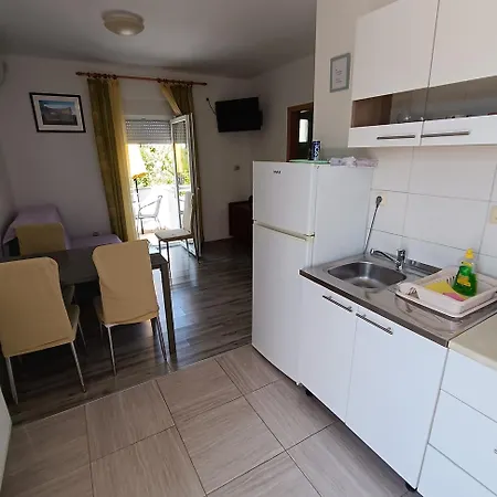 Apartman Lana 3
